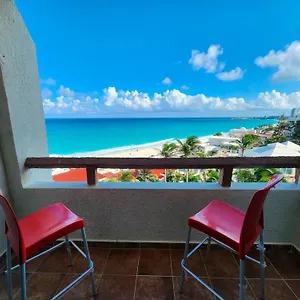 Beachfront Apartment Cancun